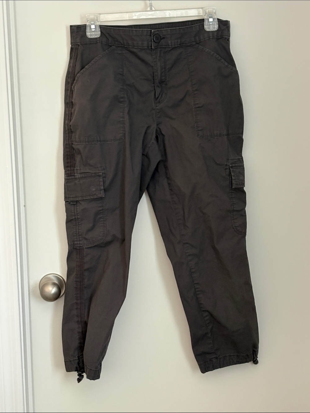 Women's Cargo Jogger Pants in Dark Brown